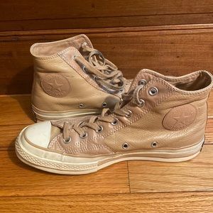 Tan chuck Taylor sneakers - women - size 8